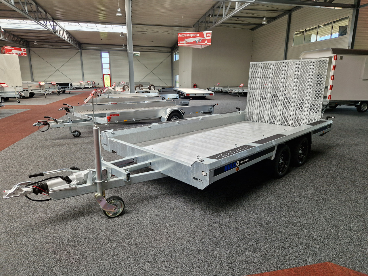 HULCO TERRAX-2 Go Getter Aluboden 394x180x27cm Ladeklamppe 150cm LED 3500kg - Причіп для перевезення спецтехніки: фото 1 HULCO TERRAX-2 Go Getter Aluboden 394x180x27cm Ladeklamppe 150cm LED 3500kg - Причіп для перевезення спецтехніки: фото 1