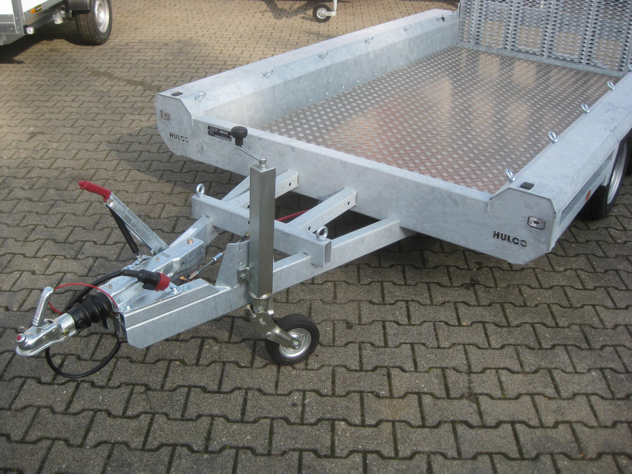 HULCO TERRAX Aluboden 294x150x27cm Heckrampe 150cm (M) 3000kg - Причіп для перевезення спецтехніки: фото 1 HULCO TERRAX Aluboden 294x150x27cm Heckrampe 150cm (M) 3000kg - Причіп для перевезення спецтехніки: фото 1