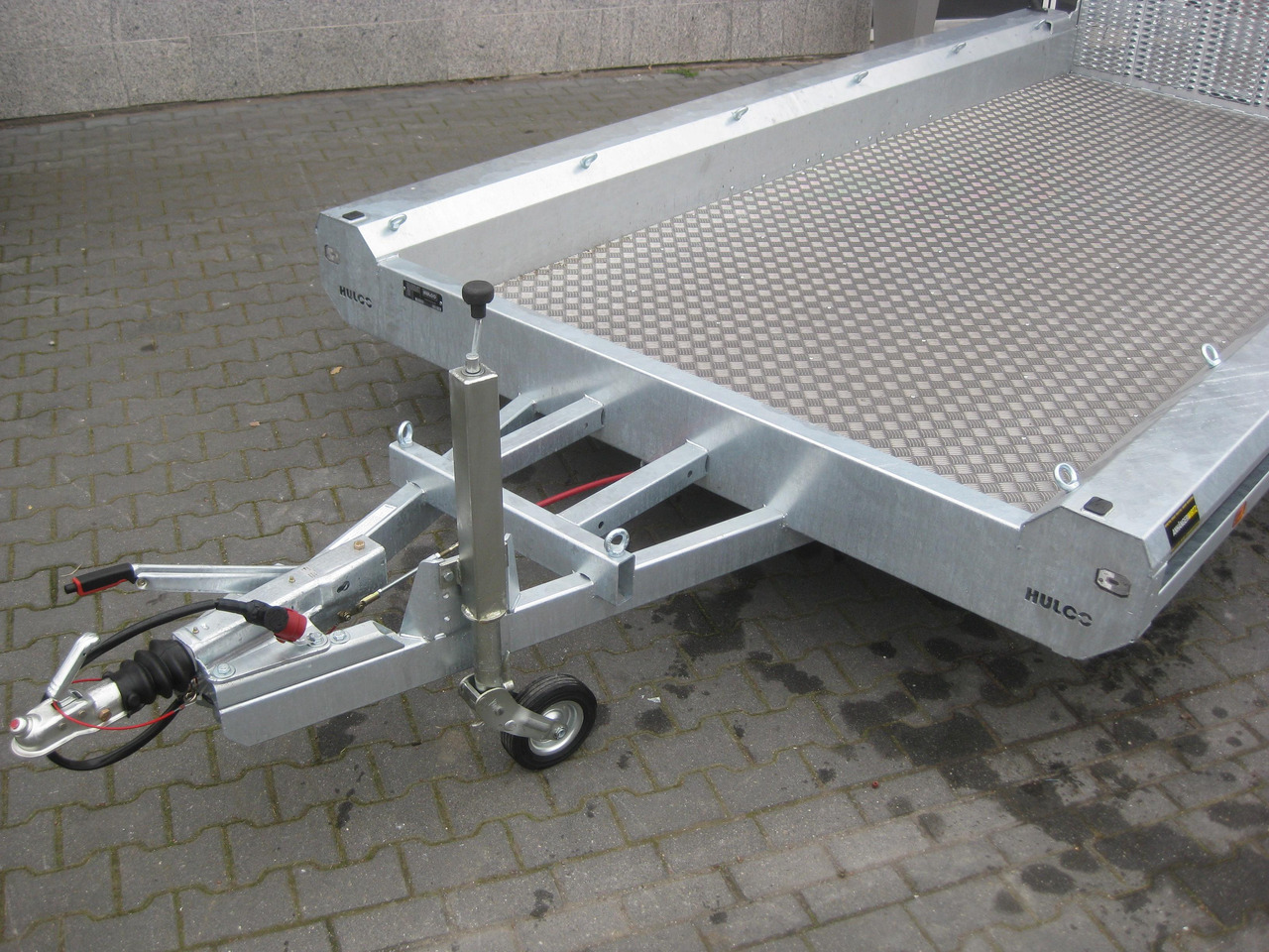 HULCO TERRAX Aluboden 394x180x27cm Heckrampe 150cm (XL) 3500kg - Причіп для перевезення спецтехніки: фото 4 HULCO TERRAX Aluboden 394x180x27cm Heckrampe 150cm (XL) 3500kg - Причіп для перевезення спецтехніки: фото 4
