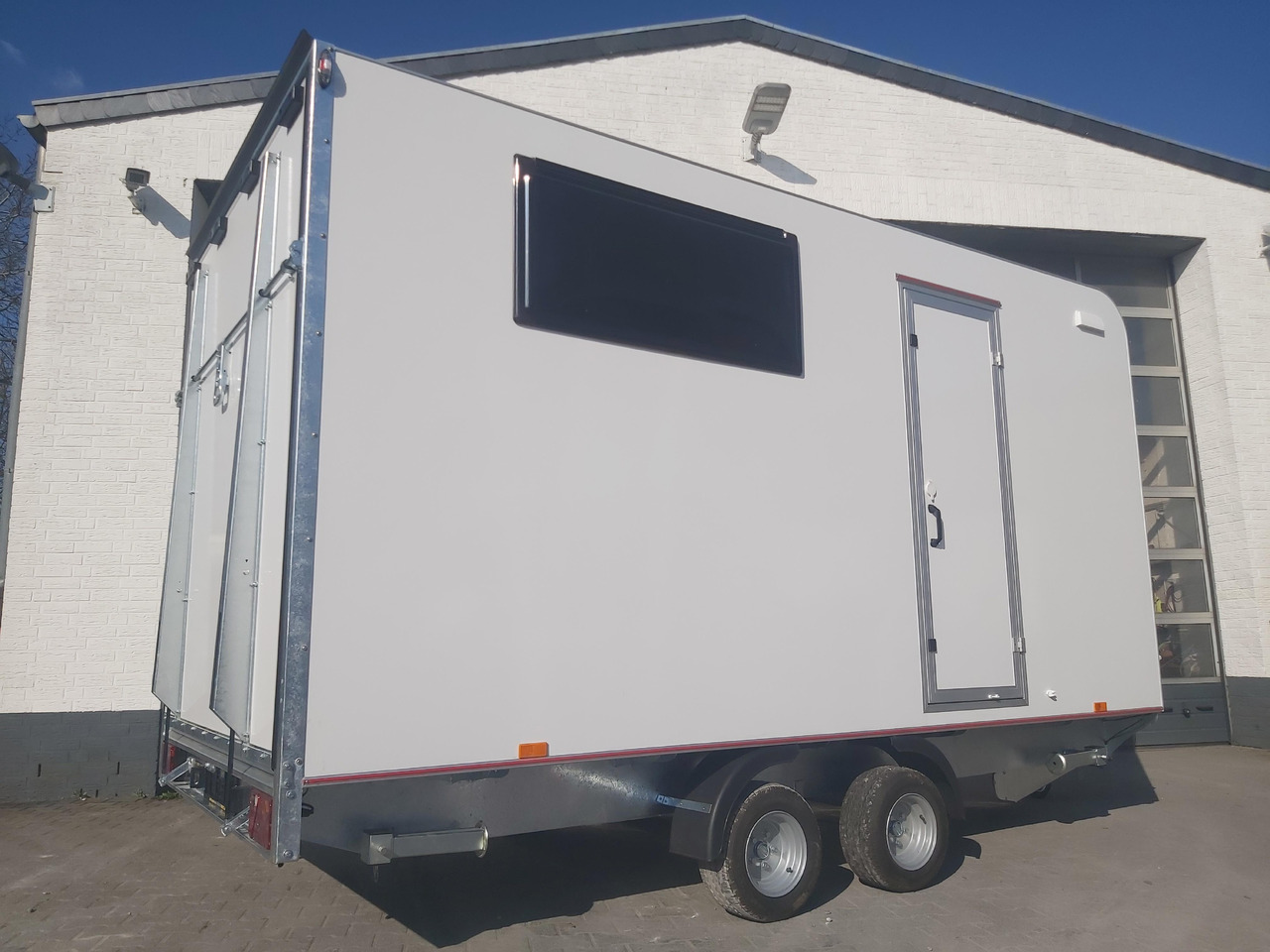 Hochlader Koffer TFSP 420T.01 420x200x210cm Heckrampe Seitentür 2 Fenster+ DL 230V IL 2700kg 100km/H в лізинг Hochlader Koffer TFSP 420T.01 420x200x210cm Heckrampe Seitentür 2 Fenster+ DL 230V IL 2700kg 100km/H: фото 9 Hochlader Koffer TFSP 420T.01 420x200x210cm Heckrampe Seitentür 2 Fenster+ DL 230V IL 2700kg 100km/H в лізинг Hochlader Koffer TFSP 420T.01 420x200x210cm Heckrampe Seitentür 2 Fenster+ DL 230V IL 2700kg 100km/H: фото 9