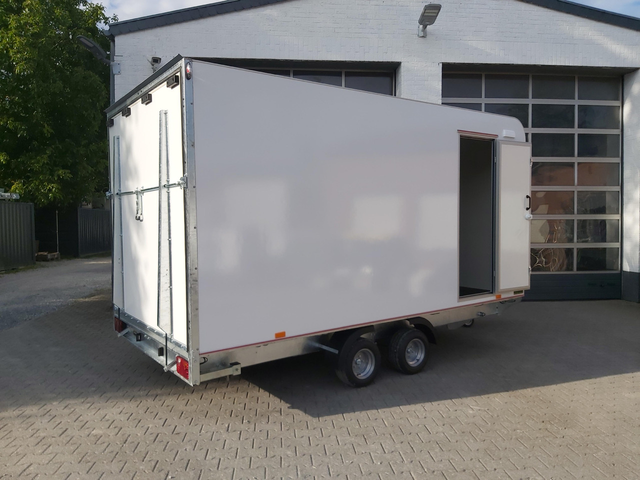 Hochlader Koffer TFSP 420T.01 420x220x210cm aero Zurrsys. Seitentür Heckrampe 10" 100km/H 2700kg в лізинг Hochlader Koffer TFSP 420T.01 420x220x210cm aero Zurrsys. Seitentür Heckrampe 10" 100km/H 2700kg: фото 6