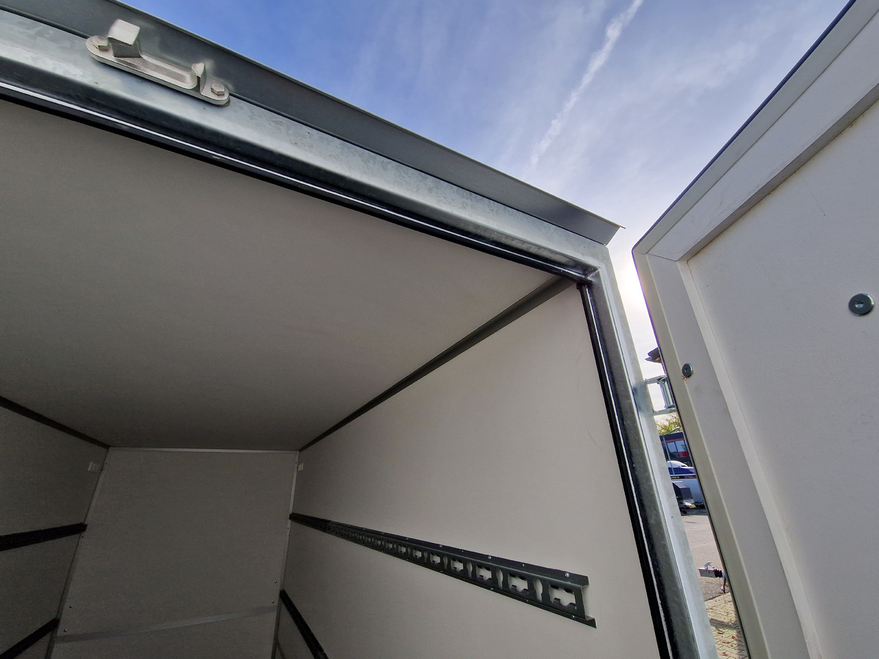 Kargo F1336HD 358x146x180cm Zurrsystem (L) 1300kg 100km/H Modell 2025 в лізинг Kargo F1336HD 358x146x180cm Zurrsystem (L) 1300kg 100km/H Modell 2025: фото 6