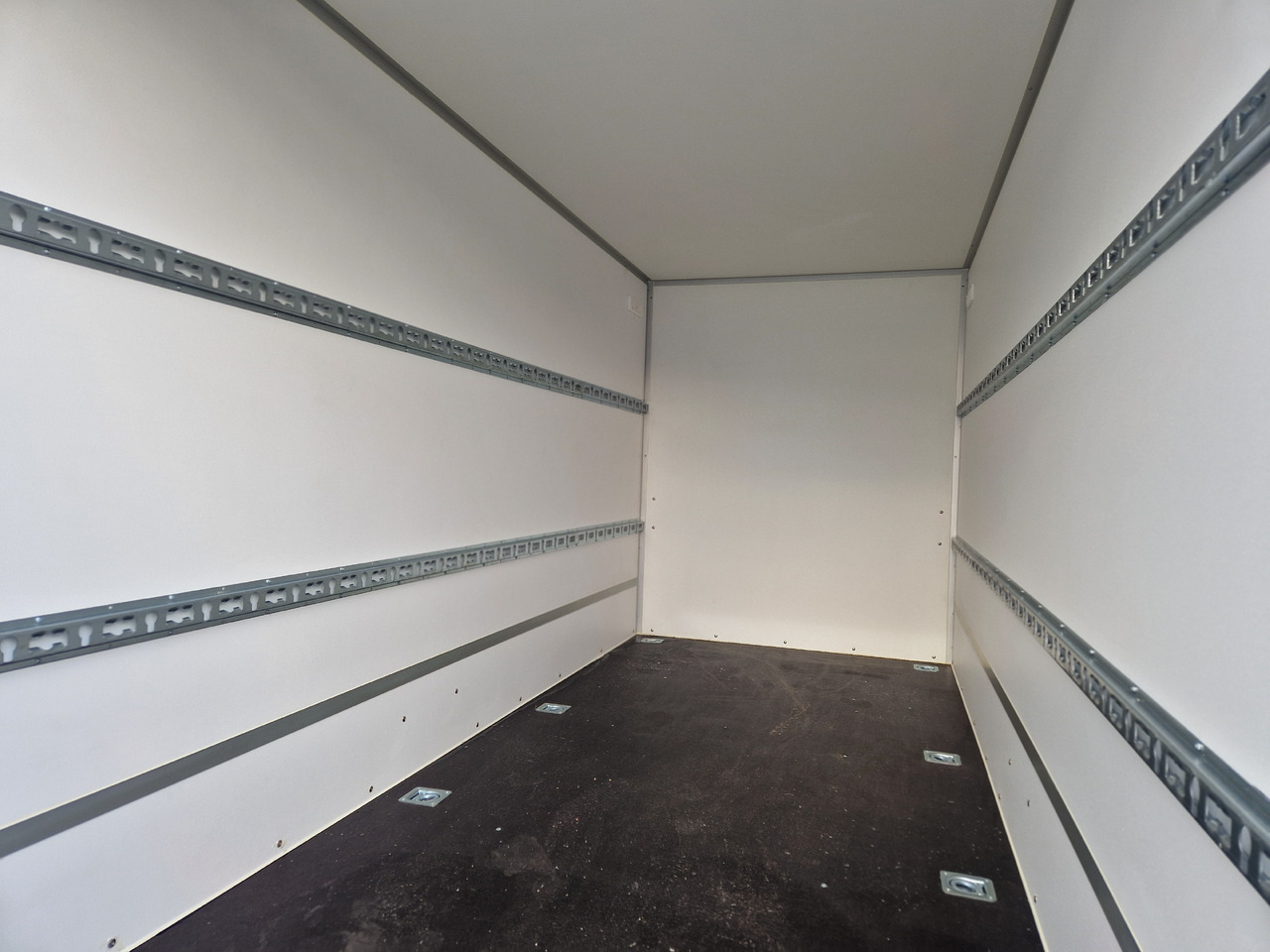 Kargo F1336HD 358x146x180cm Zurrsystem (L) 1300kg 100km/H Modell 2025 в лізинг Kargo F1336HD 358x146x180cm Zurrsystem (L) 1300kg 100km/H Modell 2025: фото 8