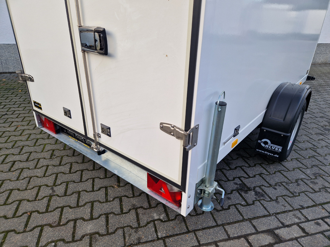 Kargo FS1330/180HL 305x159x180cm GFK Zurrsystem Tieflader LED (M) 1300kg 100 km/H в лізинг Kargo FS1330/180HL 305x159x180cm GFK Zurrsystem Tieflader LED (M) 1300kg 100 km/H: фото 6