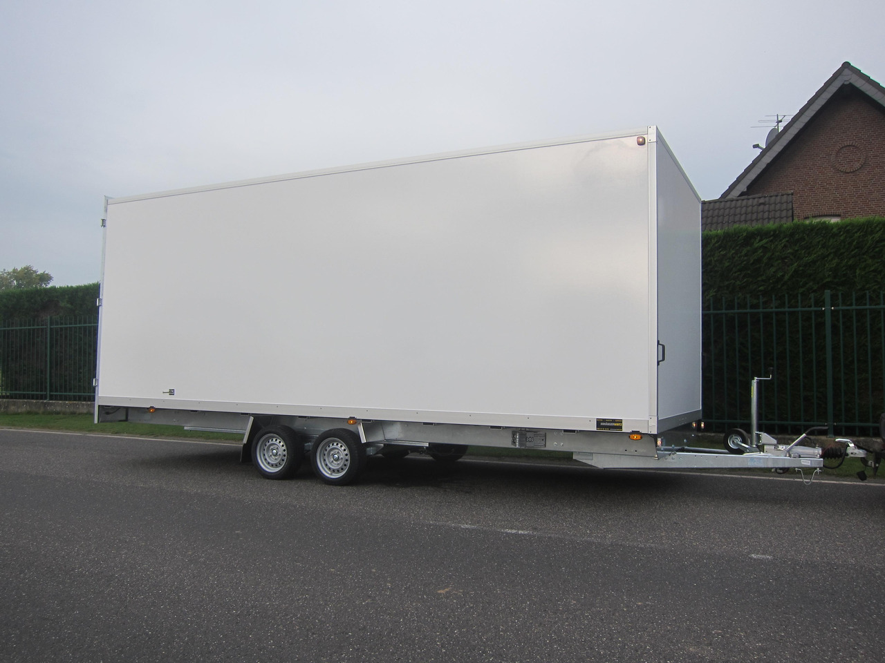 Kofferanhänger AZHLC 3560/244 S40 601x244x225cm 13" (XXXL) 3500kg - Закритий кузов причіп: фото 4 Kofferanhänger AZHLC 3560/244 S40 601x244x225cm 13" (XXXL) 3500kg - Закритий кузов причіп: фото 4