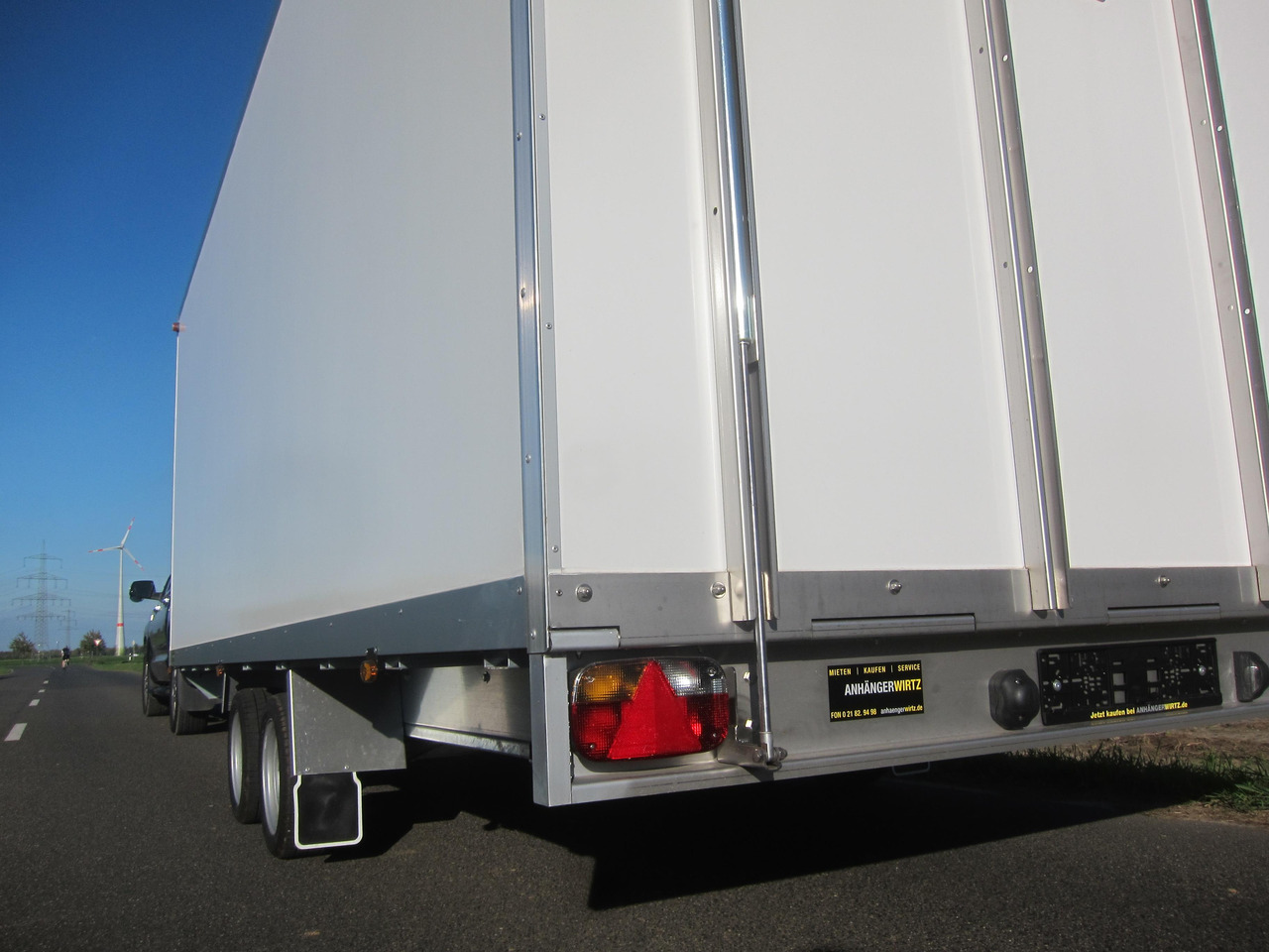 Kofferanhänger AZHLC 3560/244 S40 601x244x225cm Heckrampe 13" (XXXL) 3500kg - Закритий кузов причіп: фото 4 Kofferanhänger AZHLC 3560/244 S40 601x244x225cm Heckrampe 13" (XXXL) 3500kg - Закритий кузов причіп: фото 4
