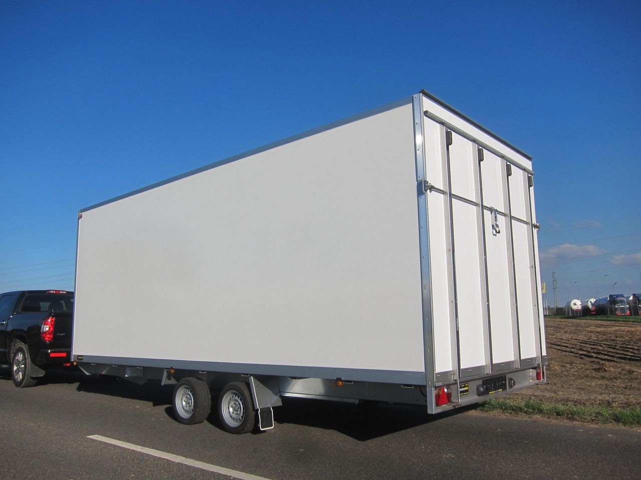 Kofferanhänger AZHLC 3560/244 S40 601x244x225cm Heckrampe 13" (XXXL) 3500kg - Закритий кузов причіп: фото 3 Kofferanhänger AZHLC 3560/244 S40 601x244x225cm Heckrampe 13" (XXXL) 3500kg - Закритий кузов причіп: фото 3