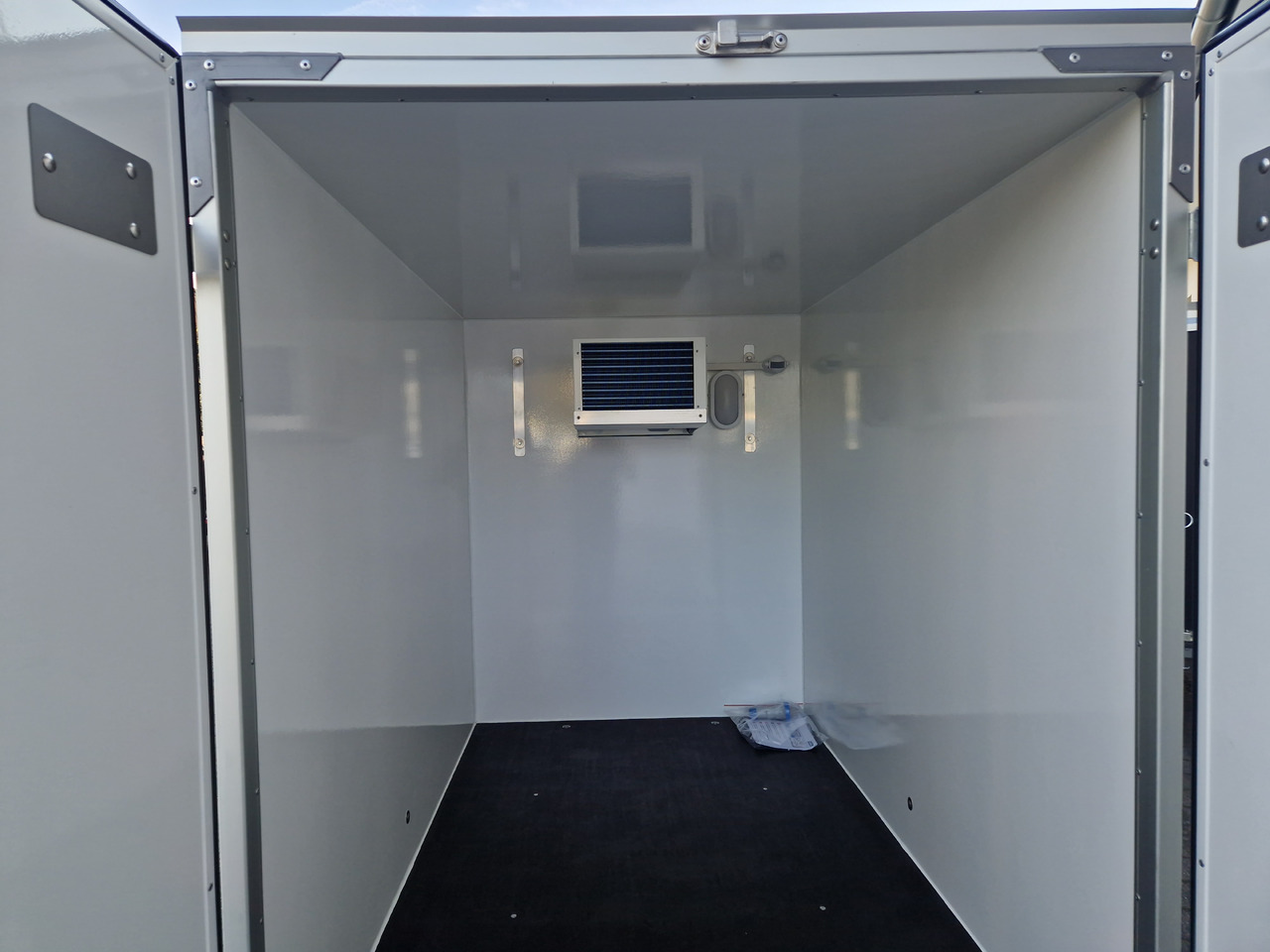 Kühlanhänger 752 DK2 Classic 199x124x150cm XPS Govi Kühlung 750kg ungebremst - Рефрижератор причіп: фото 5 Kühlanhänger 752 DK2 Classic 199x124x150cm XPS Govi Kühlung 750kg ungebremst - Рефрижератор причіп: фото 5