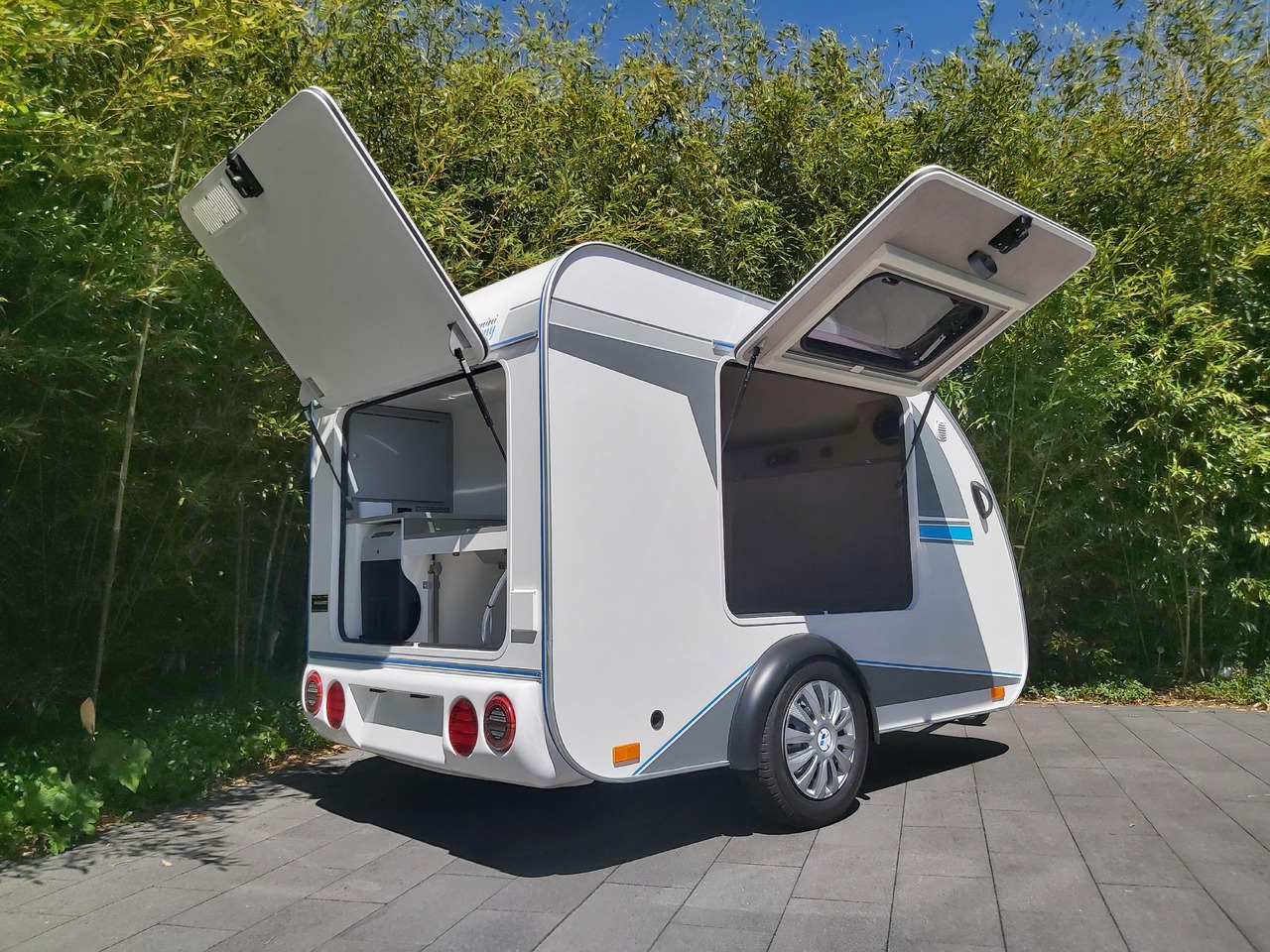 Mini Camper Mini Tommy TMC25 Basic V1 252x140x121cm Küche 100km/H 750kg ohne Bremse Winter Aktion - Причіп дача: фото 1 Mini Camper Mini Tommy TMC25 Basic V1 252x140x121cm Küche 100km/H 750kg ohne Bremse Winter Aktion - Причіп дача: фото 1