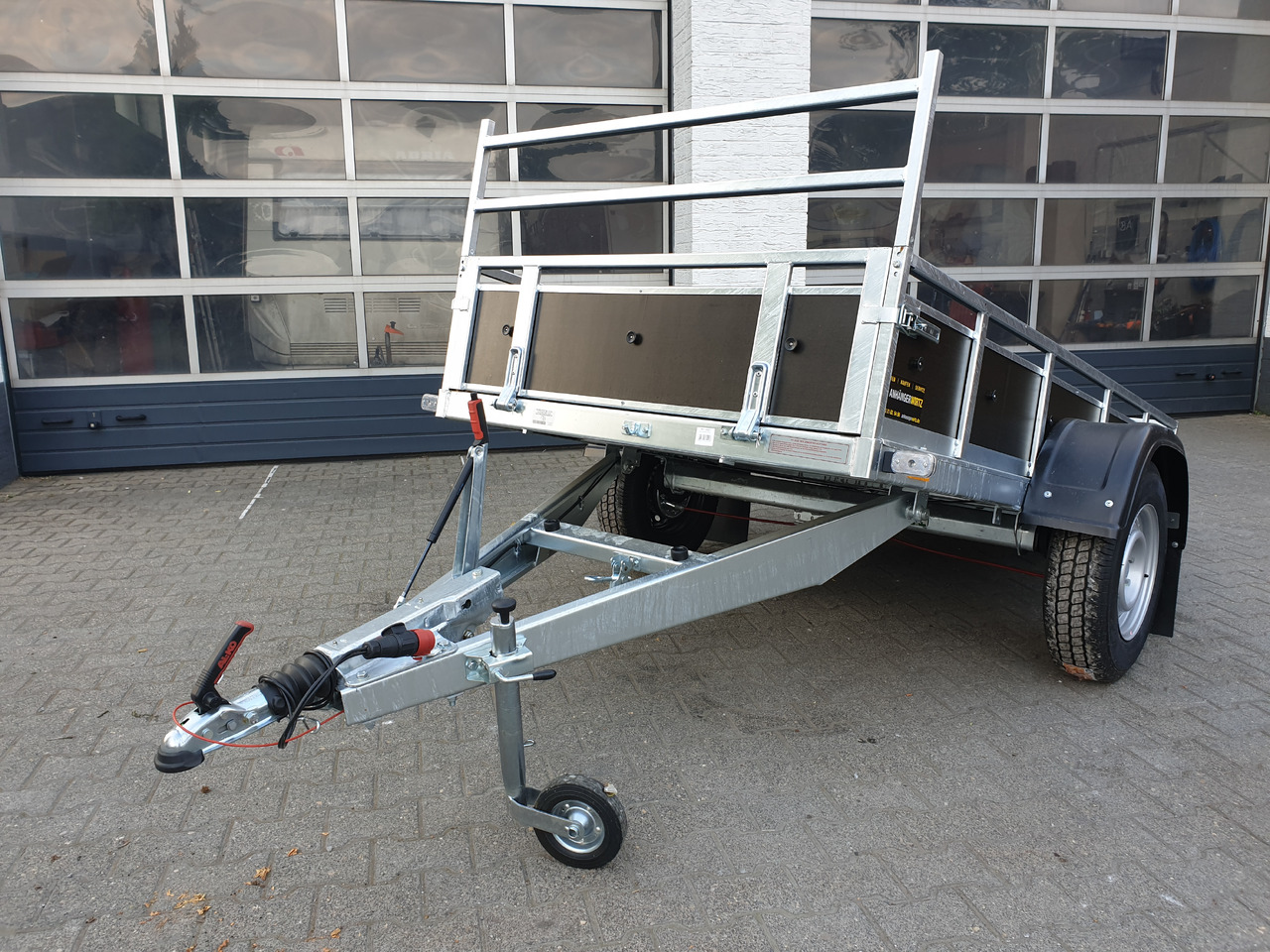 PKW Anhänger Trailwood 236 LUX ankippbar 236x129x37cm (S) 1300kg Modell 2024 - Причеп для легкових автомобілів: фото 1 PKW Anhänger Trailwood 236 LUX ankippbar 236x129x37cm (S) 1300kg Modell 2024 - Причеп для легкових автомобілів: фото 1