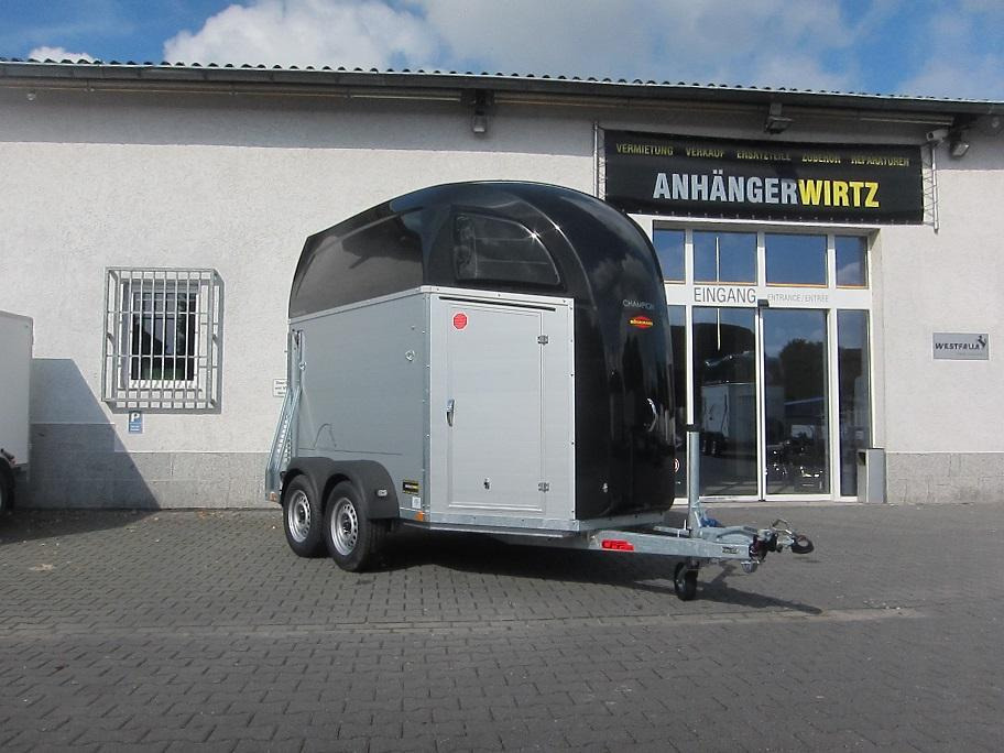 Pferdeanhänger Böckmann Champion R Sattelkammer blackline 2400kg CFF+ 100 km/H Modell 25 - Причіп коневоз: фото 2 Pferdeanhänger Böckmann Champion R Sattelkammer blackline 2400kg CFF+ 100 km/H Modell 25 - Причіп коневоз: фото 2