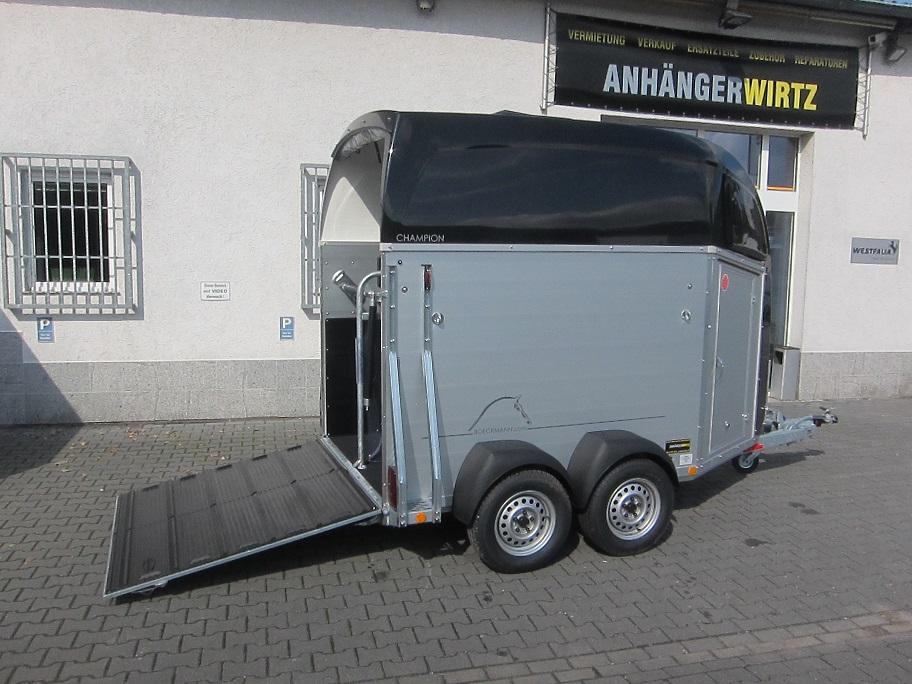 Pferdeanhänger Böckmann Champion R Sattelkammer blackline 2400kg CFF+ 100 km/H Modell 25 - Причіп коневоз: фото 5 Pferdeanhänger Böckmann Champion R Sattelkammer blackline 2400kg CFF+ 100 km/H Modell 25 - Причіп коневоз: фото 5