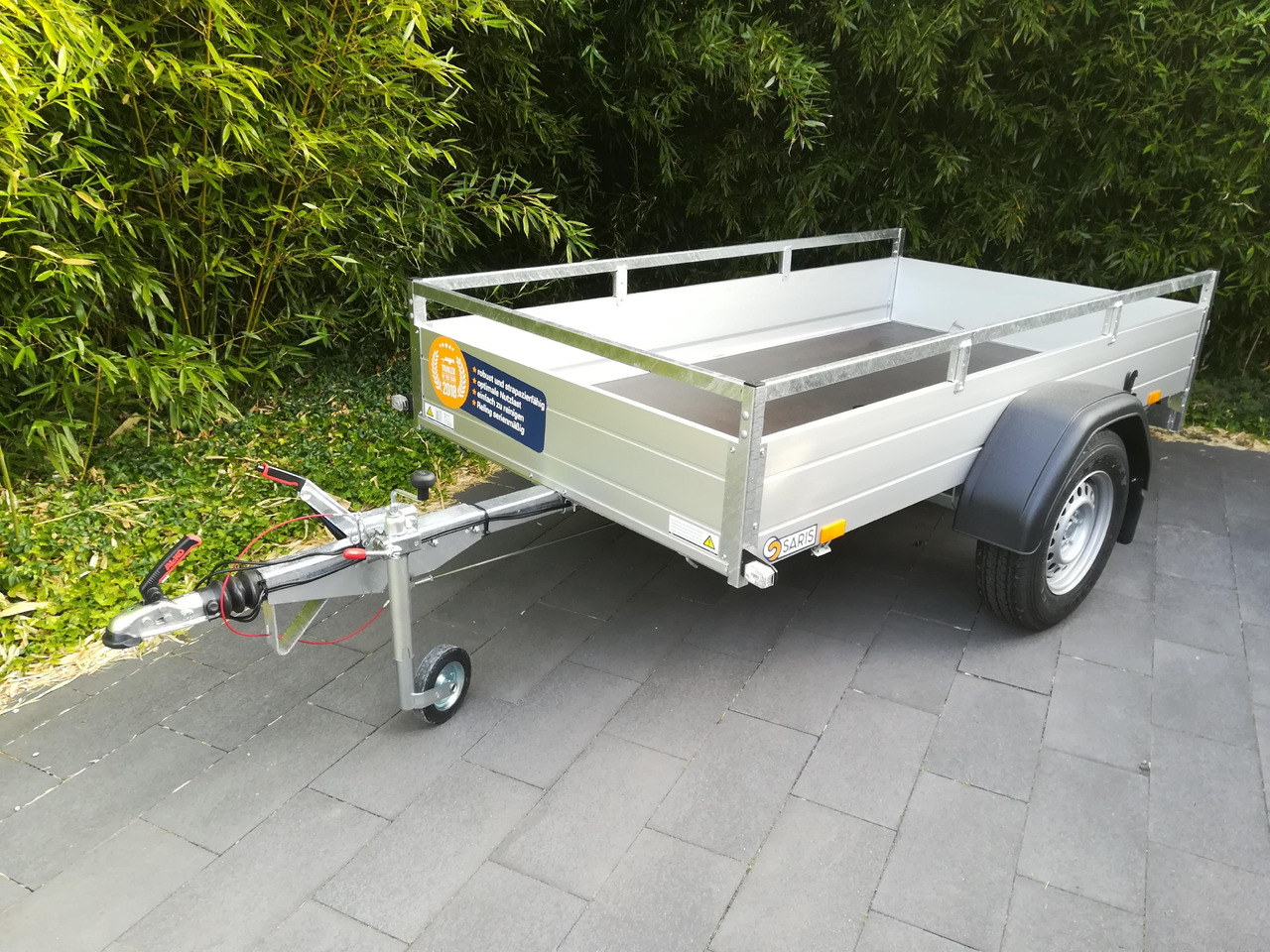 Saris Anhänger DV135 McAlu Pro MP 255x133x43cm (S) 1350kg Online Aktion Modell 2024 - Причеп для легкових автомобілів: фото 1 Saris Anhänger DV135 McAlu Pro MP 255x133x43cm (S) 1350kg Online Aktion Modell 2024 - Причеп для легкових автомобілів: фото 1