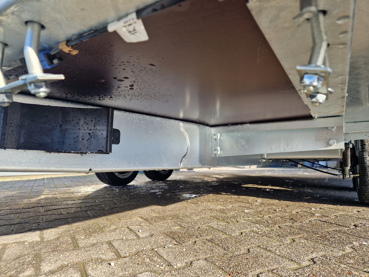 Saris Magnum MAXX 3500 406x182x30cm force one Rampen Schaufelablage 100km/H 3500kg Januar Aktion - Причіп для перевезення спецтехніки: фото 4 Saris Magnum MAXX 3500 406x182x30cm force one Rampen Schaufelablage 100km/H 3500kg Januar Aktion - Причіп для перевезення спецтехніки: фото 4