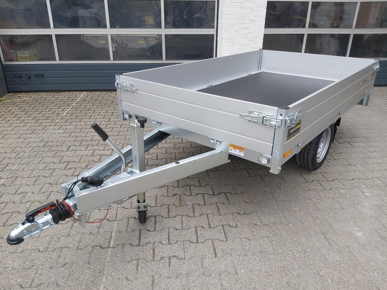 Saris PL 256 150 1500 1 256x150x30cm 13" 1500kg Modell 2024 - Причеп для легкових автомобілів: фото 1 Saris PL 256 150 1500 1 256x150x30cm 13" 1500kg Modell 2024 - Причеп для легкових автомобілів: фото 1