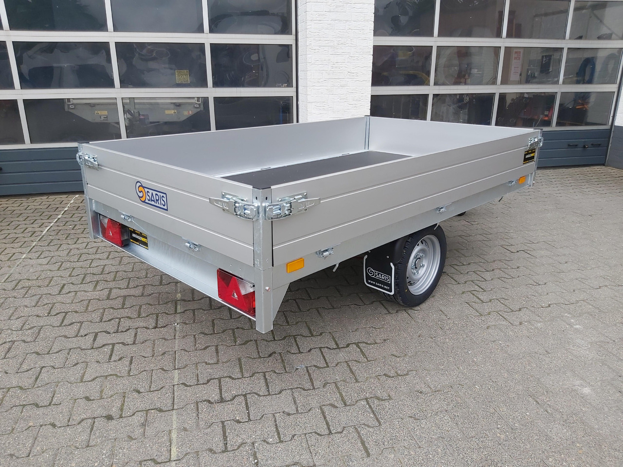 Saris PL 256 150 1500 1 256x150x30cm 13" 1500kg Modell 2024 - Причеп для легкових автомобілів: фото 5 Saris PL 256 150 1500 1 256x150x30cm 13" 1500kg Modell 2024 - Причеп для легкових автомобілів: фото 5
