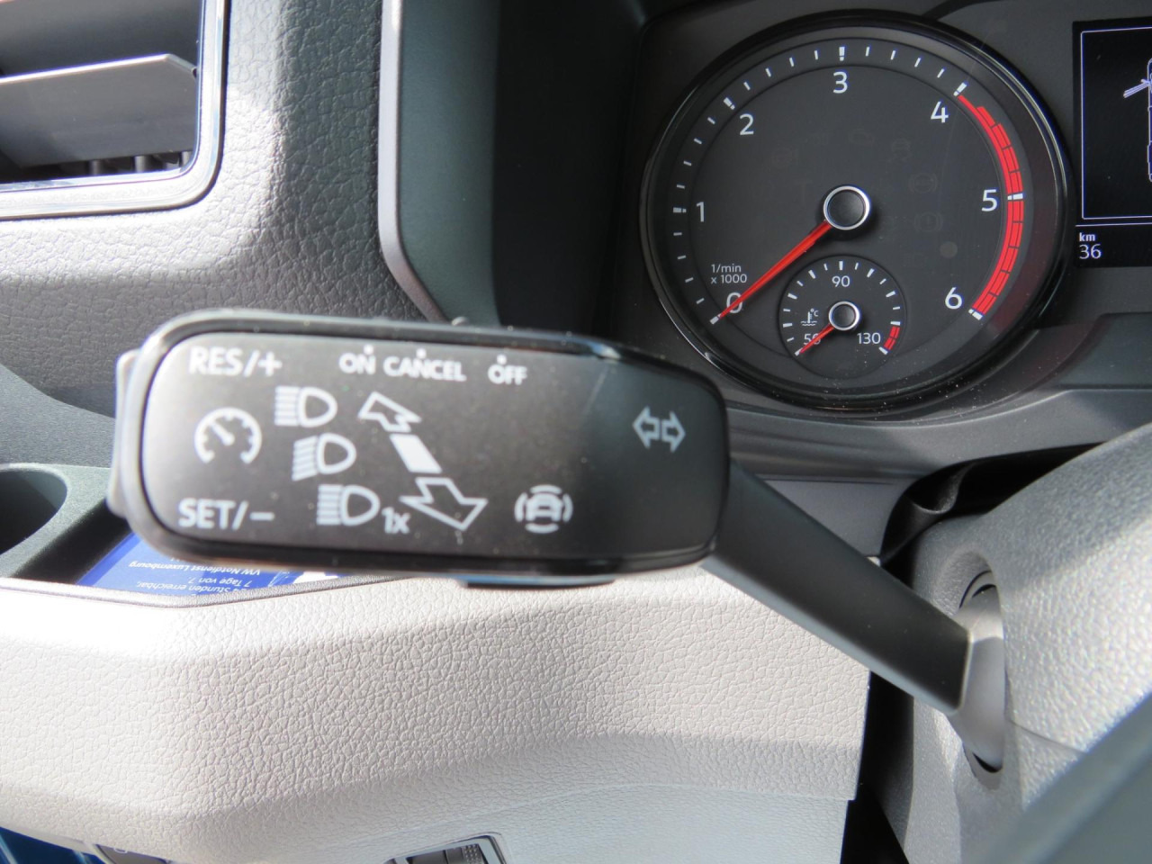 VOLKSWAGEN Crafter 35 L3H3 Kasten Klima Navi ZV - Суцільнометалевий фургон: фото 3 VOLKSWAGEN Crafter 35 L3H3 Kasten Klima Navi ZV - Суцільнометалевий фургон: фото 3