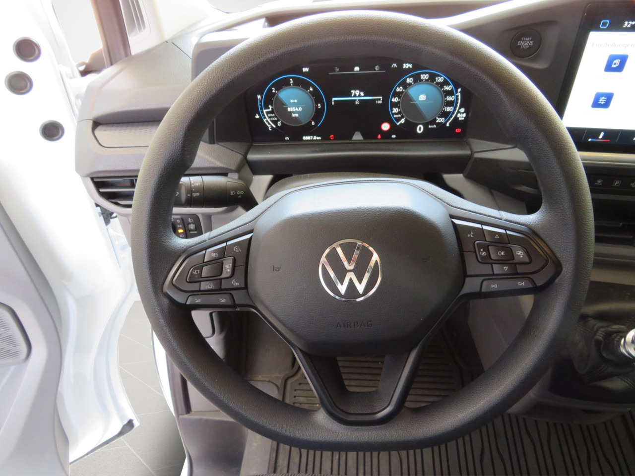 VOLKSWAGEN T7 Transporter 2.0 TDI 81 kW Kasten Klima ZV - Легковий фургон: фото 2 VOLKSWAGEN T7 Transporter 2.0 TDI 81 kW Kasten Klima ZV - Легковий фургон: фото 2