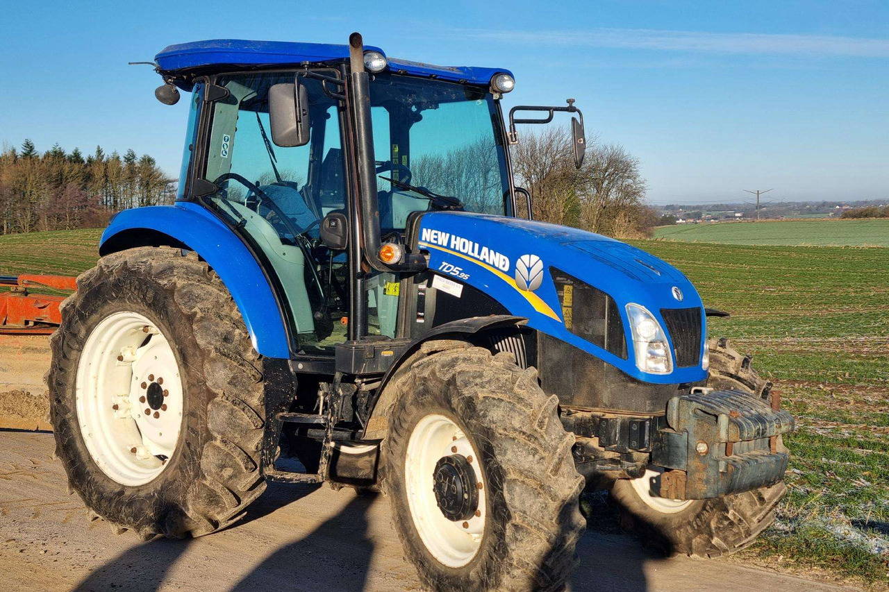 New Holland TD 5.95 - Трактор: фото 5 New Holland TD 5.95 - Трактор: фото 5