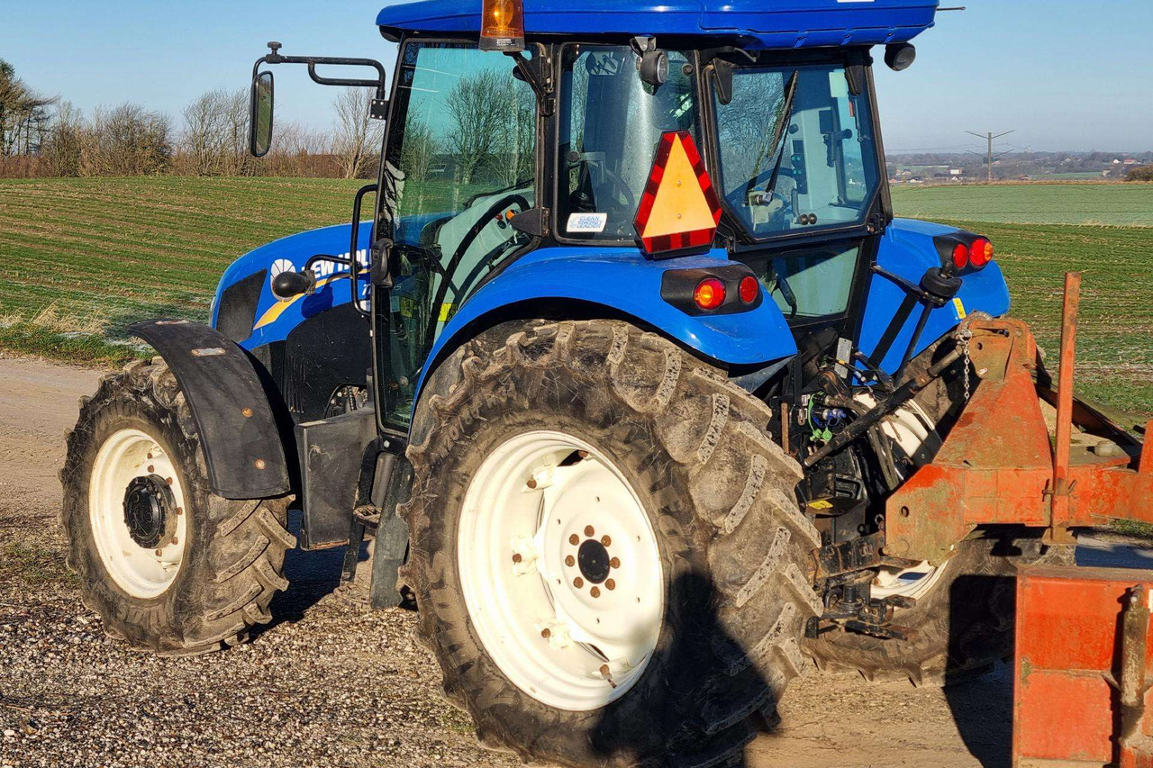 New Holland TD 5.95 - Трактор: фото 4 New Holland TD 5.95 - Трактор: фото 4