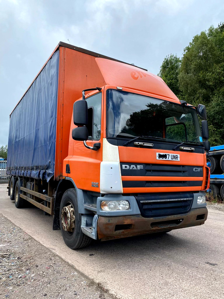 DAF 75CF 310 6X2 - Тентована вантажівка: фото 1 DAF 75CF 310 6X2 - Тентована вантажівка: фото 1