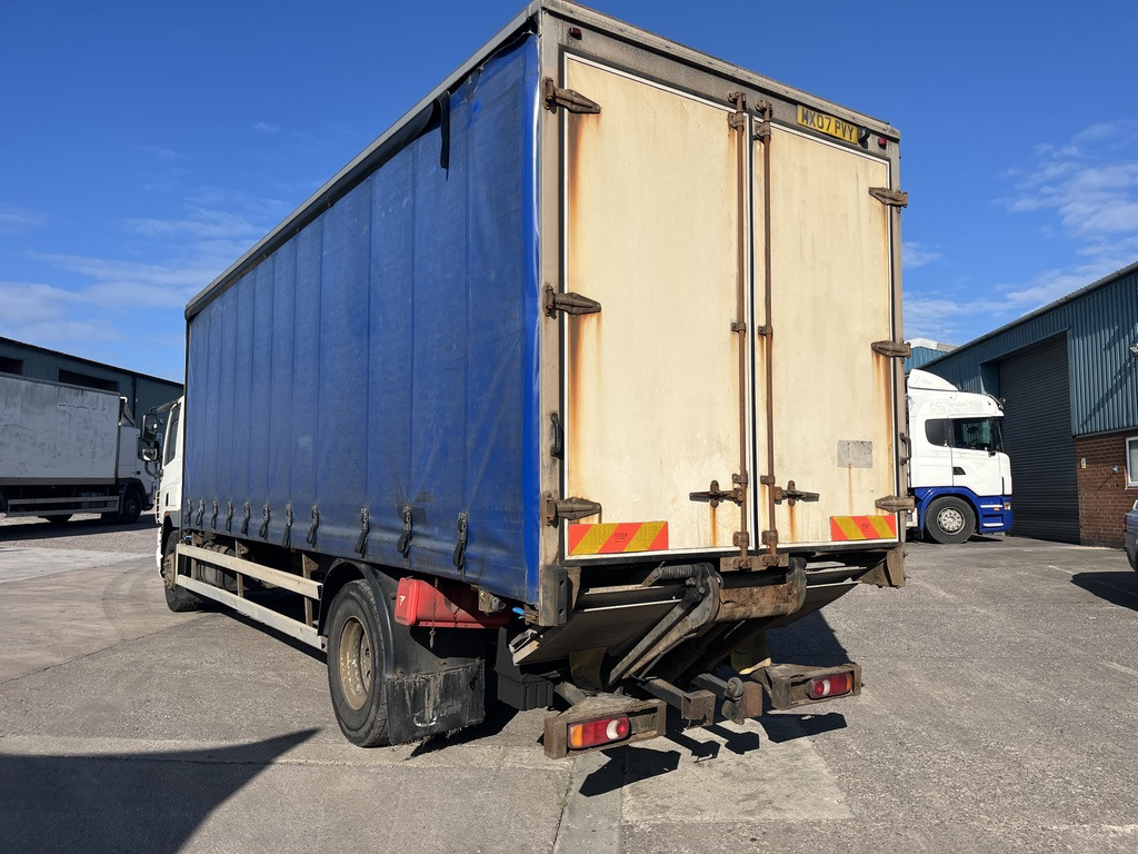 Daf 65CF 220 4x2 Curtain side - Тентована вантажівка: фото 3 Daf 65CF 220 4x2 Curtain side - Тентована вантажівка: фото 3