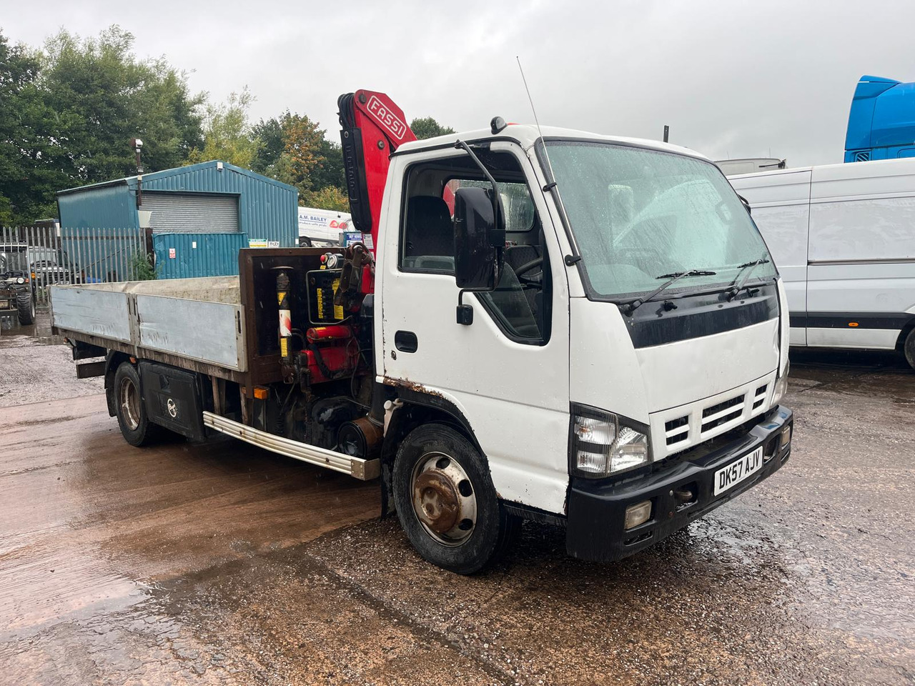 Isuzu NQR 70 - Бортова вантажівка/ Платформа, Вантажівка з маніпулятором: фото 2 Isuzu NQR 70 - Бортова вантажівка/ Платформа, Вантажівка з маніпулятором: фото 2