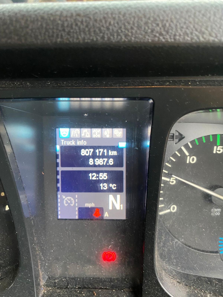 Mercedes 1827 - Тентована вантажівка: фото 5 Mercedes 1827 - Тентована вантажівка: фото 5