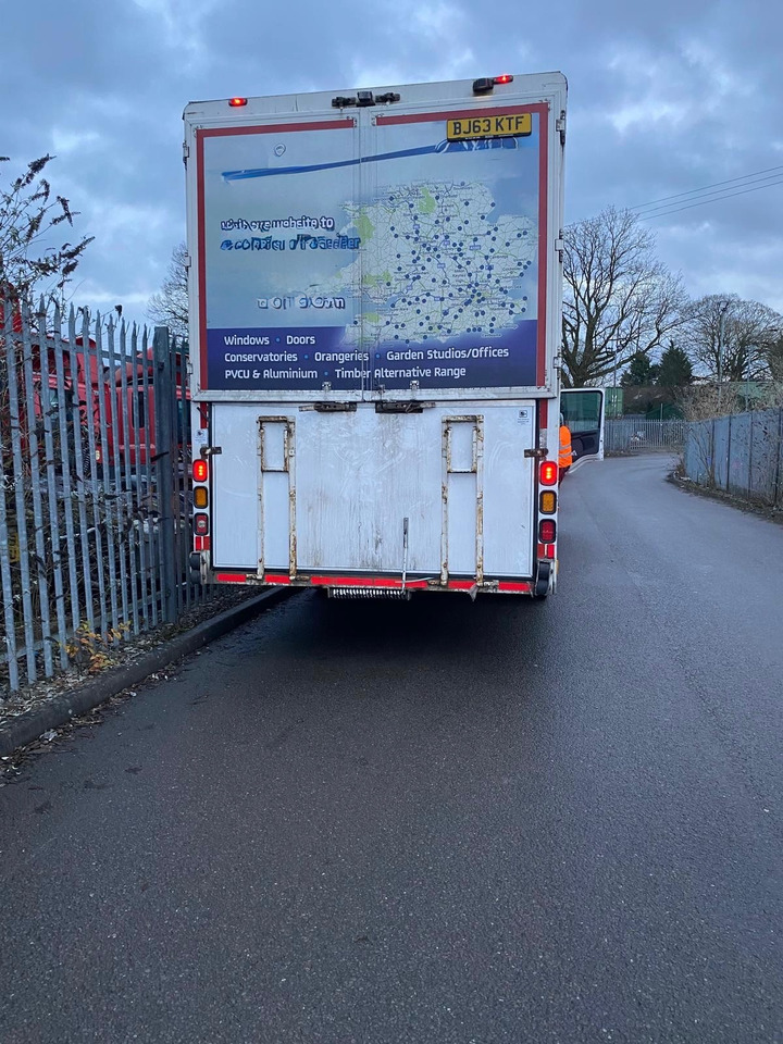 Scania P230 4x2 - Фургон з закритим кузовом: фото 4 Scania P230 4x2 - Фургон з закритим кузовом: фото 4