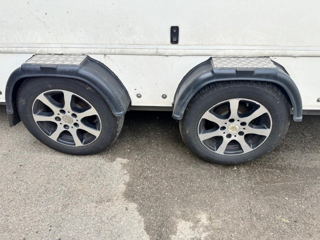 Brian James Race Sport, 340-5000, 5000 x 2000 mm, 2,6 to. - Автовоз причіп: фото 3 Brian James Race Sport, 340-5000, 5000 x 2000 mm, 2,6 to. - Автовоз причіп: фото 3