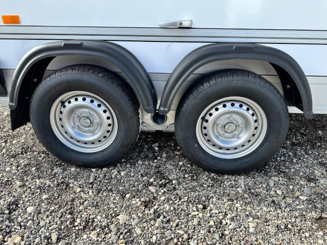 Cheval Liberte Debon Roadster 500 Sandwich Verkaufsklappe 2000 kg, 100 km/h, 320x167x200cm - Закритий кузов причіп: фото 5 Cheval Liberte Debon Roadster 500 Sandwich Verkaufsklappe 2000 kg, 100 km/h, 320x167x200cm - Закритий кузов причіп: фото 5