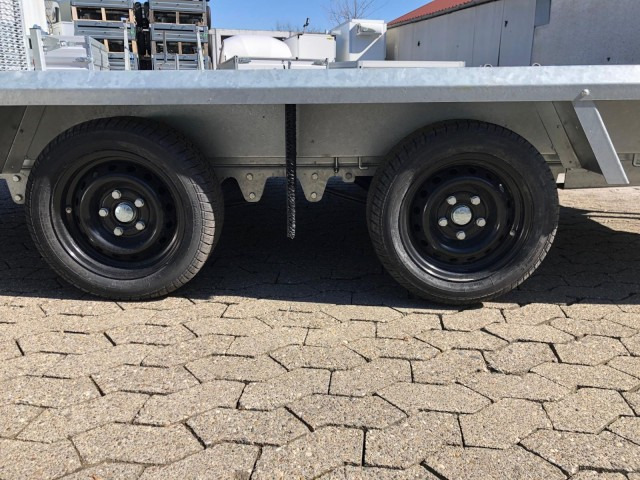 Hapert Indigo LF-2 3600 x 1740 x 200 mm, 3,5 to. Gitterrampe, 100 km/h, Parabelfederung - Причеп для легкових автомобілів: фото 2 Hapert Indigo LF-2 3600 x 1740 x 200 mm, 3,5 to. Gitterrampe, 100 km/h, Parabelfederung - Причеп для легкових автомобілів: фото 2