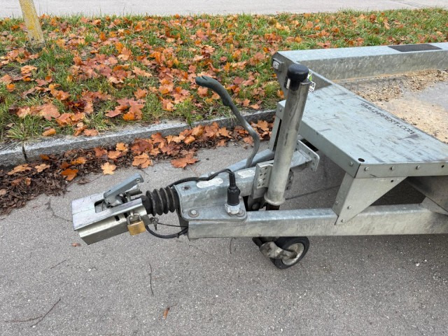 Hapert Indigo LF Baumaschinenanhänger 3,0 to. 3000 x 1500 x 300 mm - Причеп для легкових автомобілів: фото 2 Hapert Indigo LF Baumaschinenanhänger 3,0 to. 3000 x 1500 x 300 mm - Причеп для легкових автомобілів: фото 2