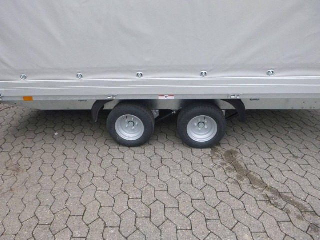 Humbaur HN 254118 Hochlader mit Hochplane 2,5 to. 4100 x 1850 x 350 mm - Причеп для легкових автомобілів: фото 3 Humbaur HN 254118 Hochlader mit Hochplane 2,5 to. 4100 x 1850 x 350 mm - Причеп для легкових автомобілів: фото 3