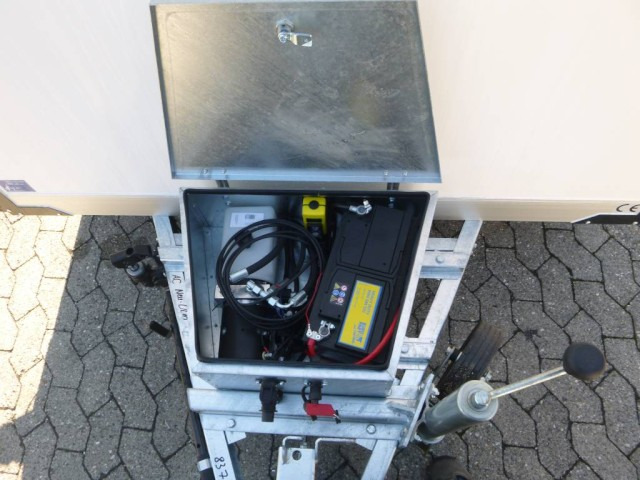 Humbaur Koffer Absenkanhänger mit E-Pumpe HKT 183117-18P, 100 km/h 1,8 t. 3100 x 1765 x 1800 mm - Закритий кузов причіп: фото 5 Humbaur Koffer Absenkanhänger mit E-Pumpe HKT 183117-18P, 100 km/h 1,8 t. 3100 x 1765 x 1800 mm - Закритий кузов причіп: фото 5