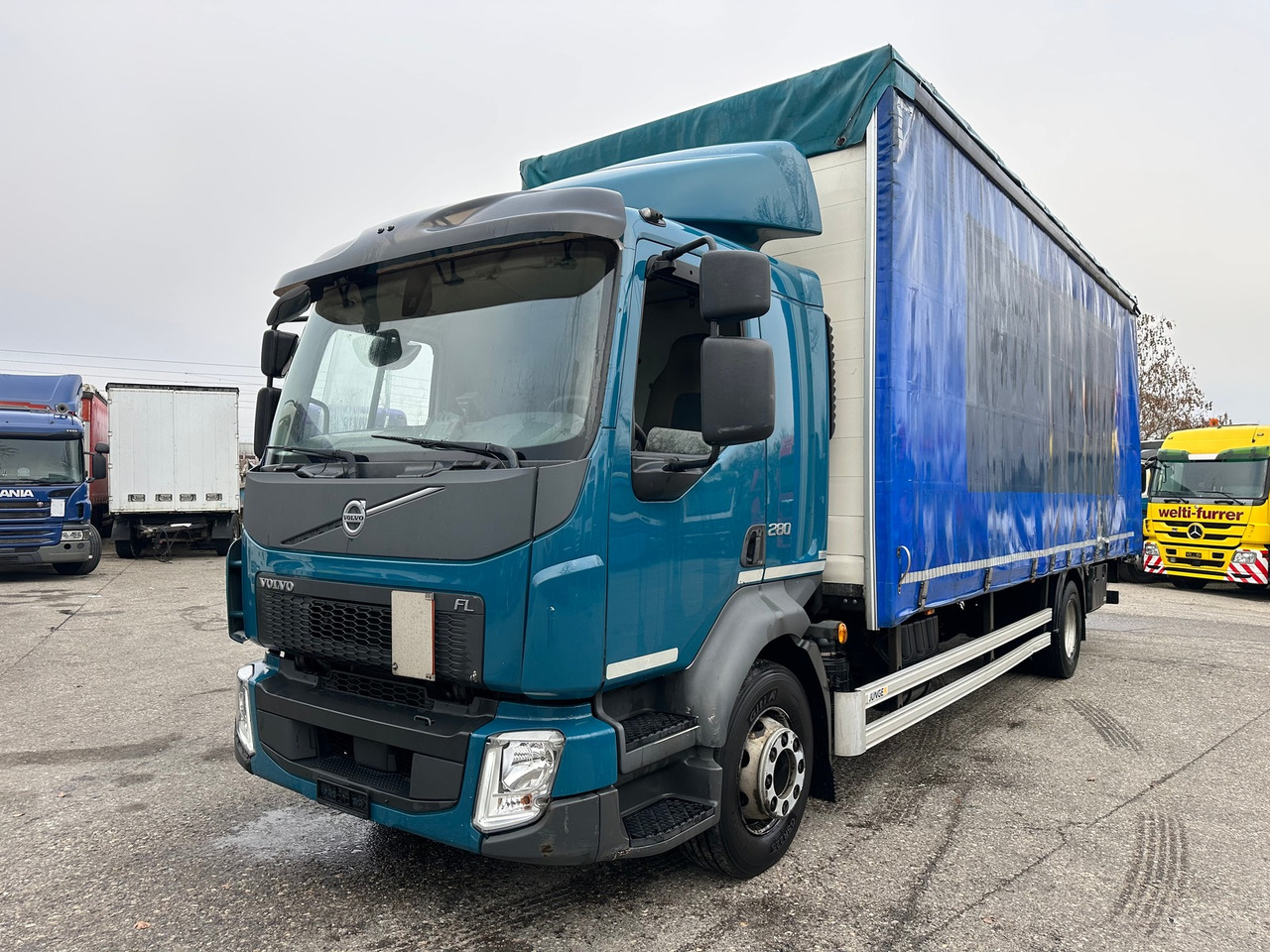 VOLVO FL 280 4x2 Hebebühne - Тентована вантажівка: фото 1 VOLVO FL 280 4x2 Hebebühne - Тентована вантажівка: фото 1