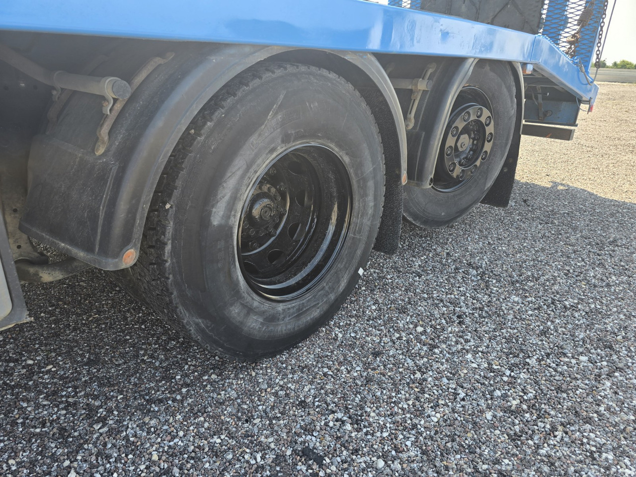 Автовоз вантажівка IVECO 260S33: фото 10