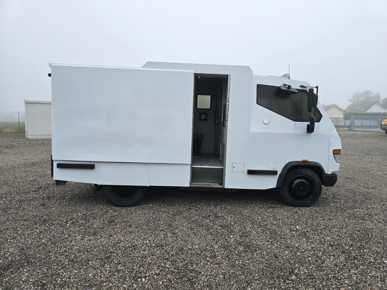 Mercedes Vario 816 - Інкасатор: фото 3 Mercedes Vario 816 - Інкасатор: фото 3