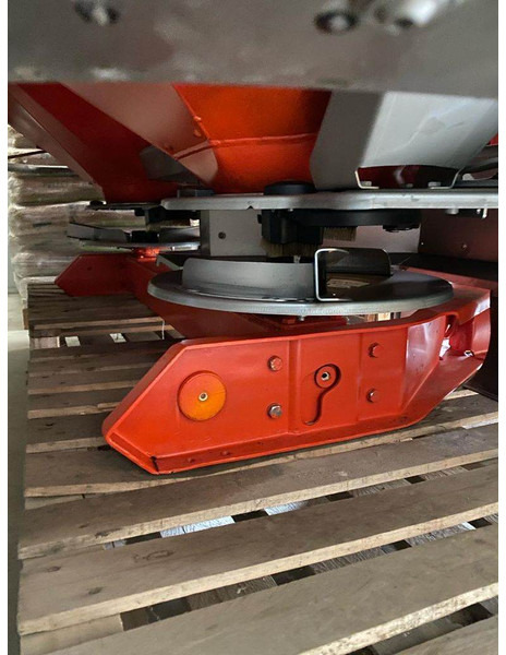 Kuhn Axis 40.1 W - Розкидач добрив: фото 2 Kuhn Axis 40.1 W - Розкидач добрив: фото 2