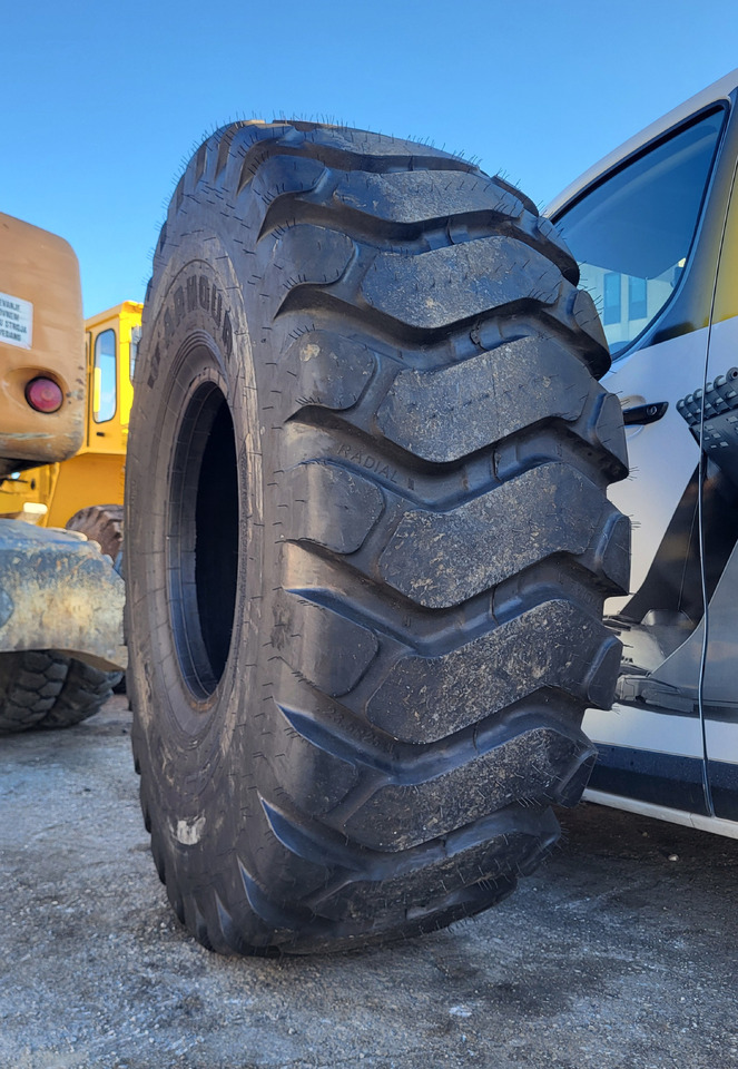 Armour 23.5R25 L3 RADIAL - Шина в категорії Колісні навантажувачі: фото 4 Armour 23.5R25 L3 RADIAL - Шина в категорії Колісні навантажувачі: фото 4