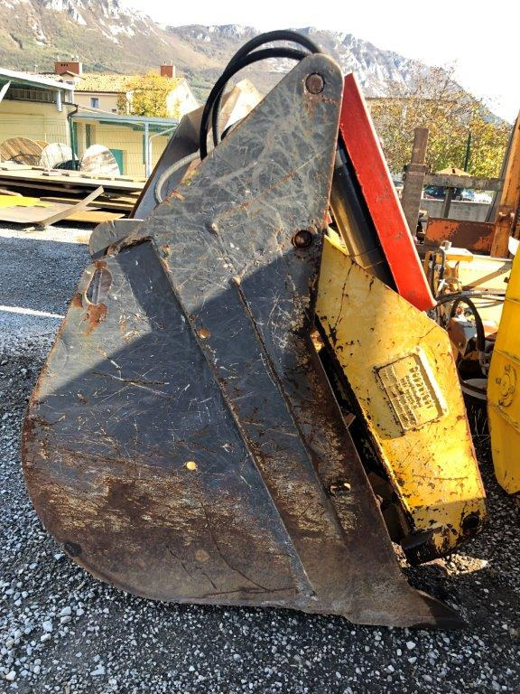 Front loader bucket with closure 2300 mm Volvo - Ківш навантажувача в категорії Колісні навантажувачі: фото 3 Front loader bucket with closure 2300 mm Volvo - Ківш навантажувача в категорії Колісні навантажувачі: фото 3