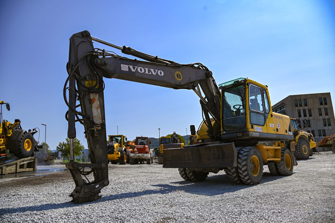 VOLVO EW180B - Колісний екскаватор: фото 1 VOLVO EW180B - Колісний екскаватор: фото 1