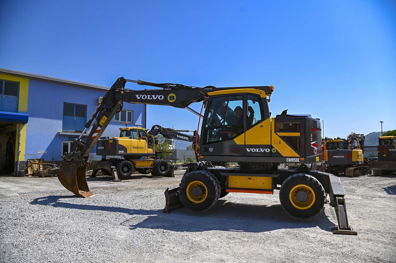 VOLVO EWR150E - Колісний екскаватор: фото 3 VOLVO EWR150E - Колісний екскаватор: фото 3