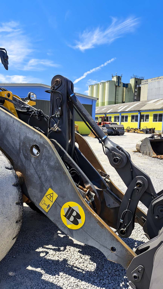 Колісний навантажувач VOLVO L120H: фото 17