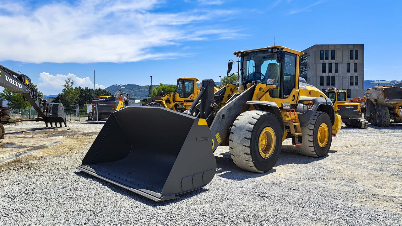 Колісний навантажувач VOLVO L120H: фото 13