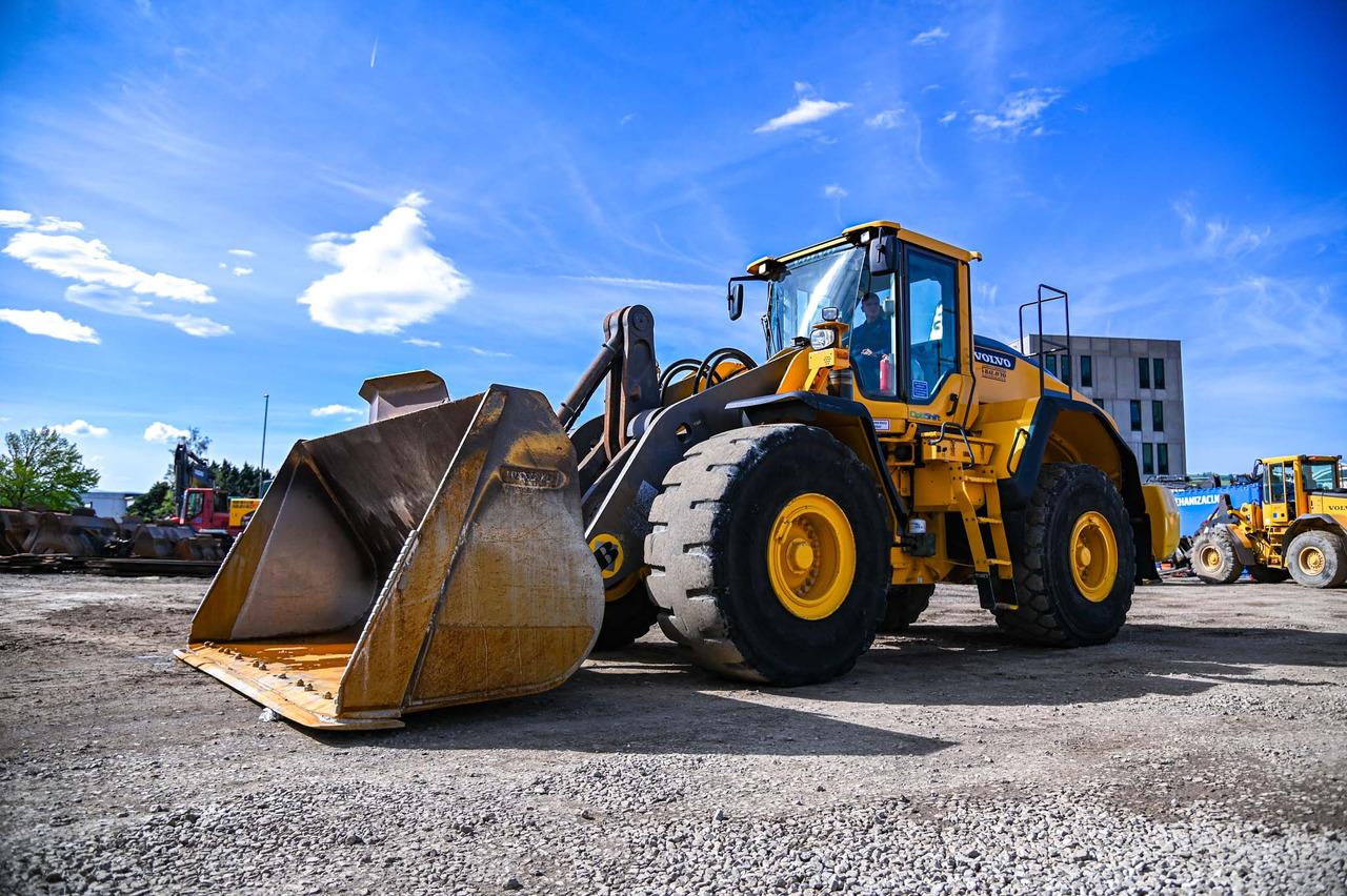 VOLVO L180H - Колісний навантажувач: фото 1 VOLVO L180H - Колісний навантажувач: фото 1