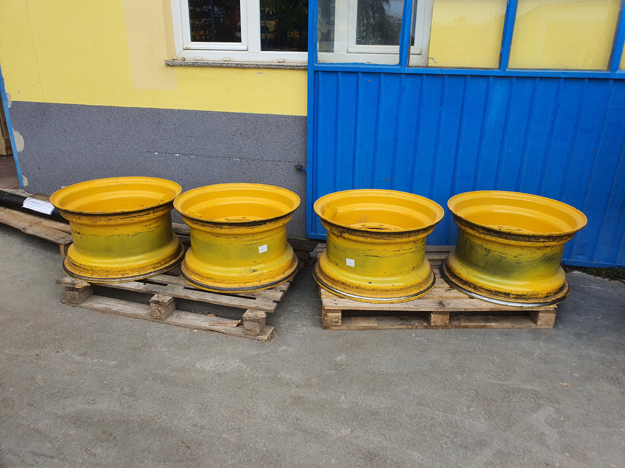 VOLVO Rims for wheel loaders Volvo L45, L50 - Колісний диск в категорії Колісні навантажувачі: фото 1 VOLVO Rims for wheel loaders Volvo L45, L50 - Колісний диск в категорії Колісні навантажувачі: фото 1