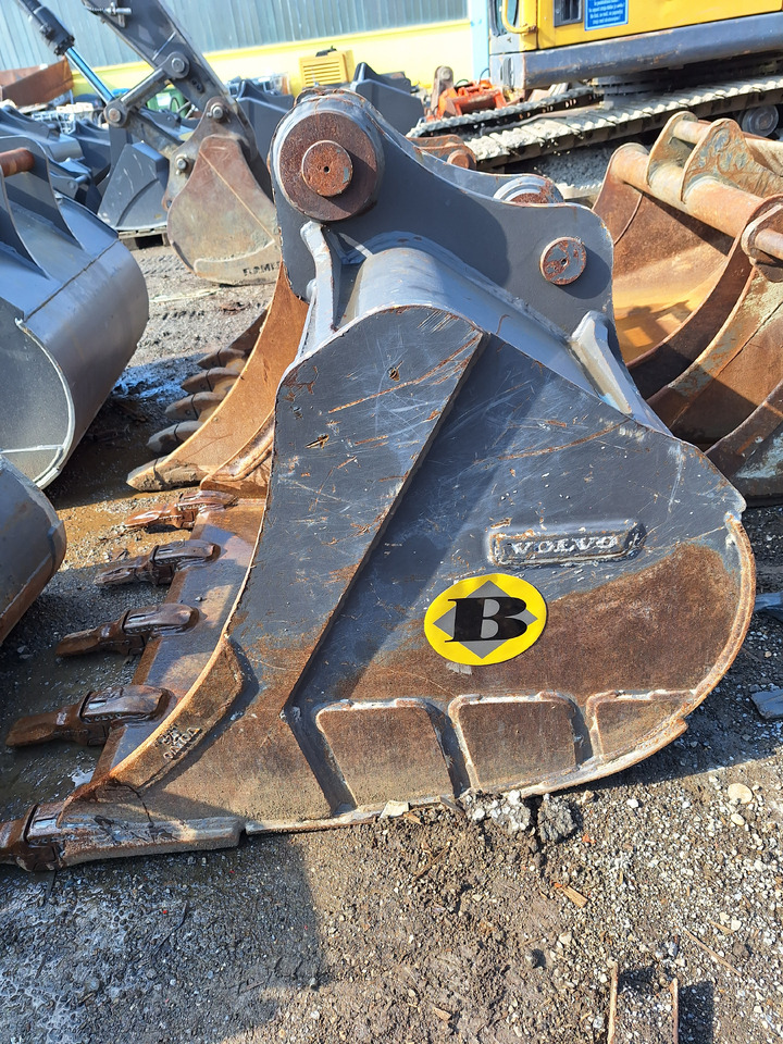 VOLVO digging bucket 1100 mm - Ківш екскаватора: фото 1 VOLVO digging bucket 1100 mm - Ківш екскаватора: фото 1