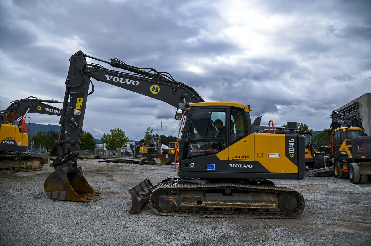 Volvo EC140E - Гусеничний екскаватор: фото 2 Volvo EC140E - Гусеничний екскаватор: фото 2