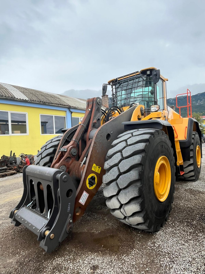 Volvo L220H - Колісний навантажувач: фото 2 Volvo L220H - Колісний навантажувач: фото 2